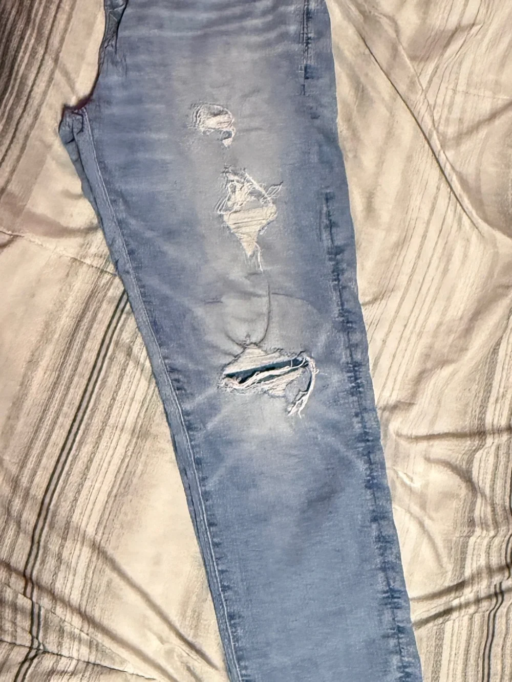 American Eagle Men’s Slim Fit 34x32 Distressed Jeans